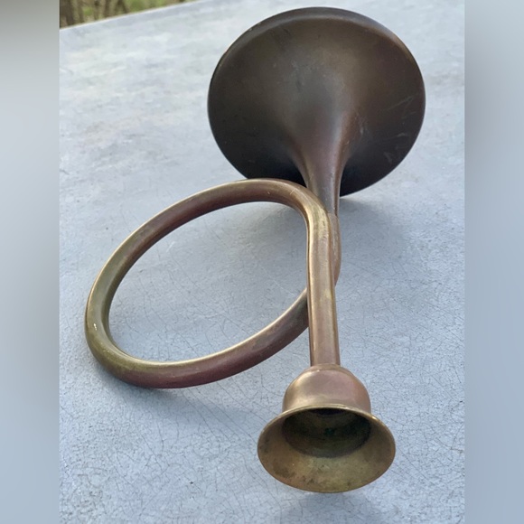 Vintage Mid Century Antique Solid Brass Bronze Figural Bugle Horn Candlestick - Picture 11 of 16